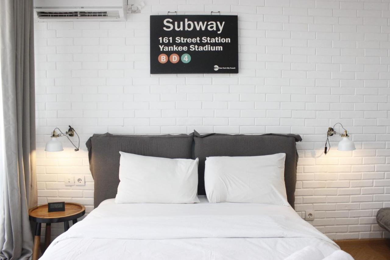 Comfy & Artsy At Beverly Dago By Travelio *
