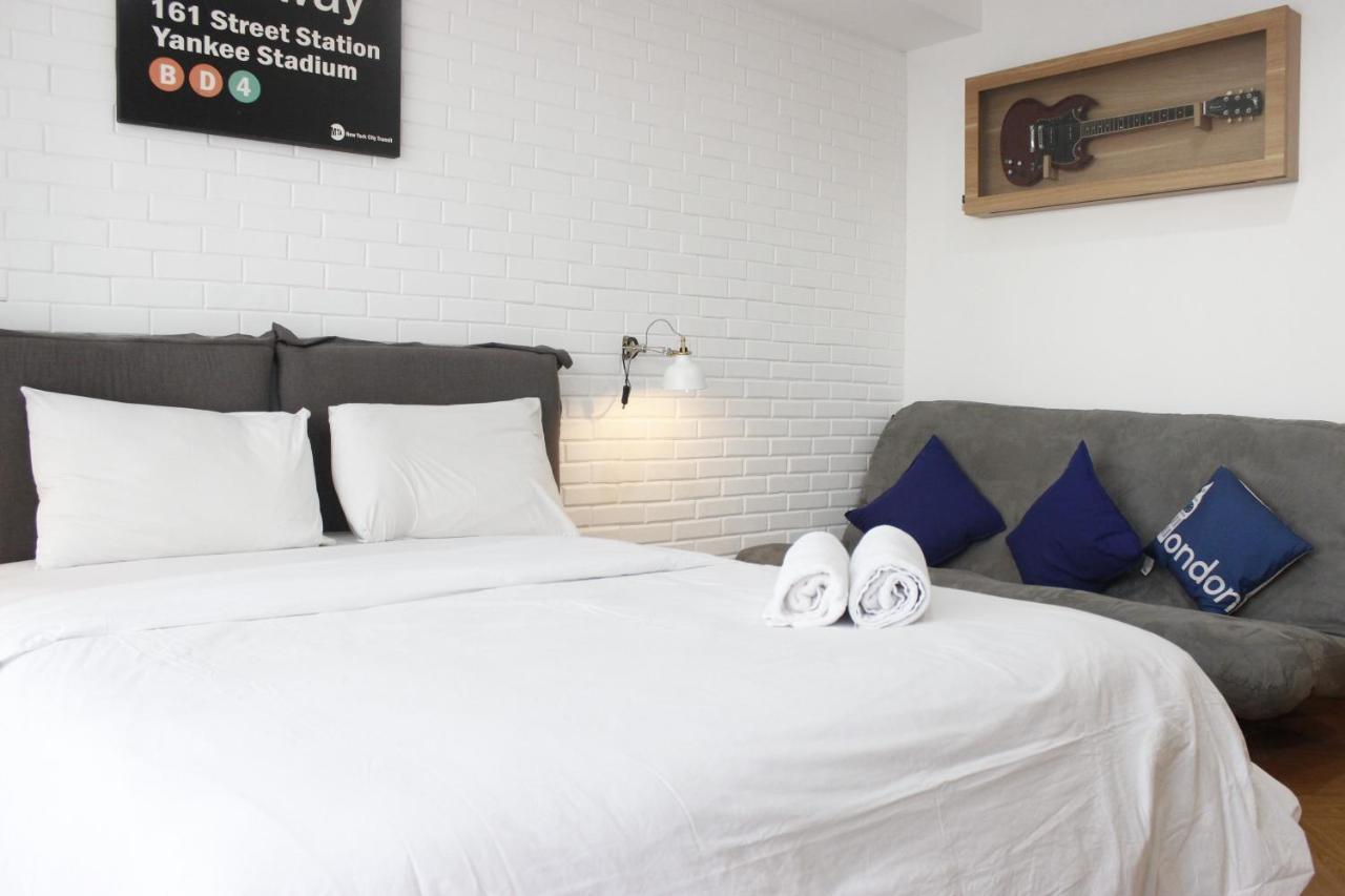 Apartemen Comfy & Artsy At Beverly Dago By Travelio